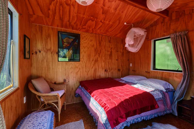 Lovely budget accommodation in Golden Bay, the garden cabin
